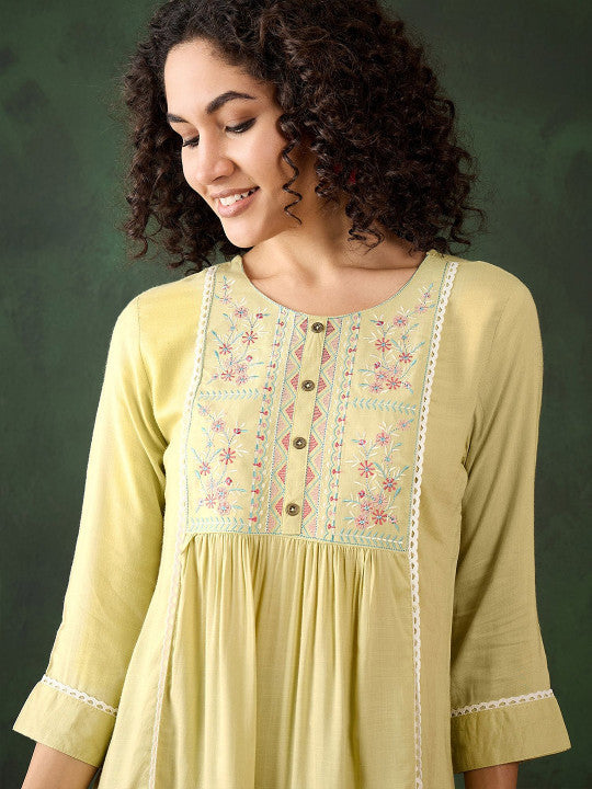 Sangria Women Floral Embroidered Round Neck Top