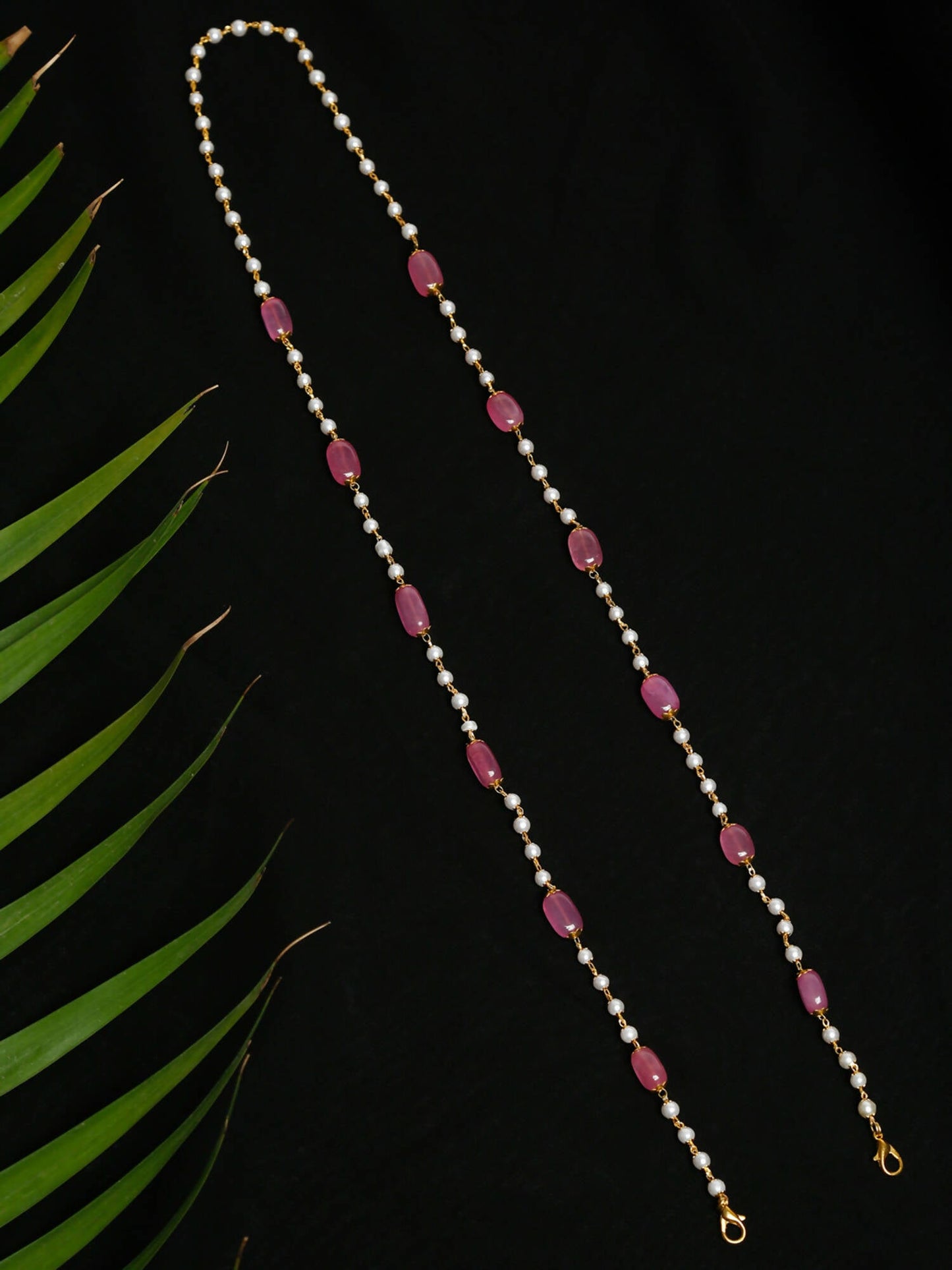 Stone And Gold-Polished Mask Chain - Ruby Raang