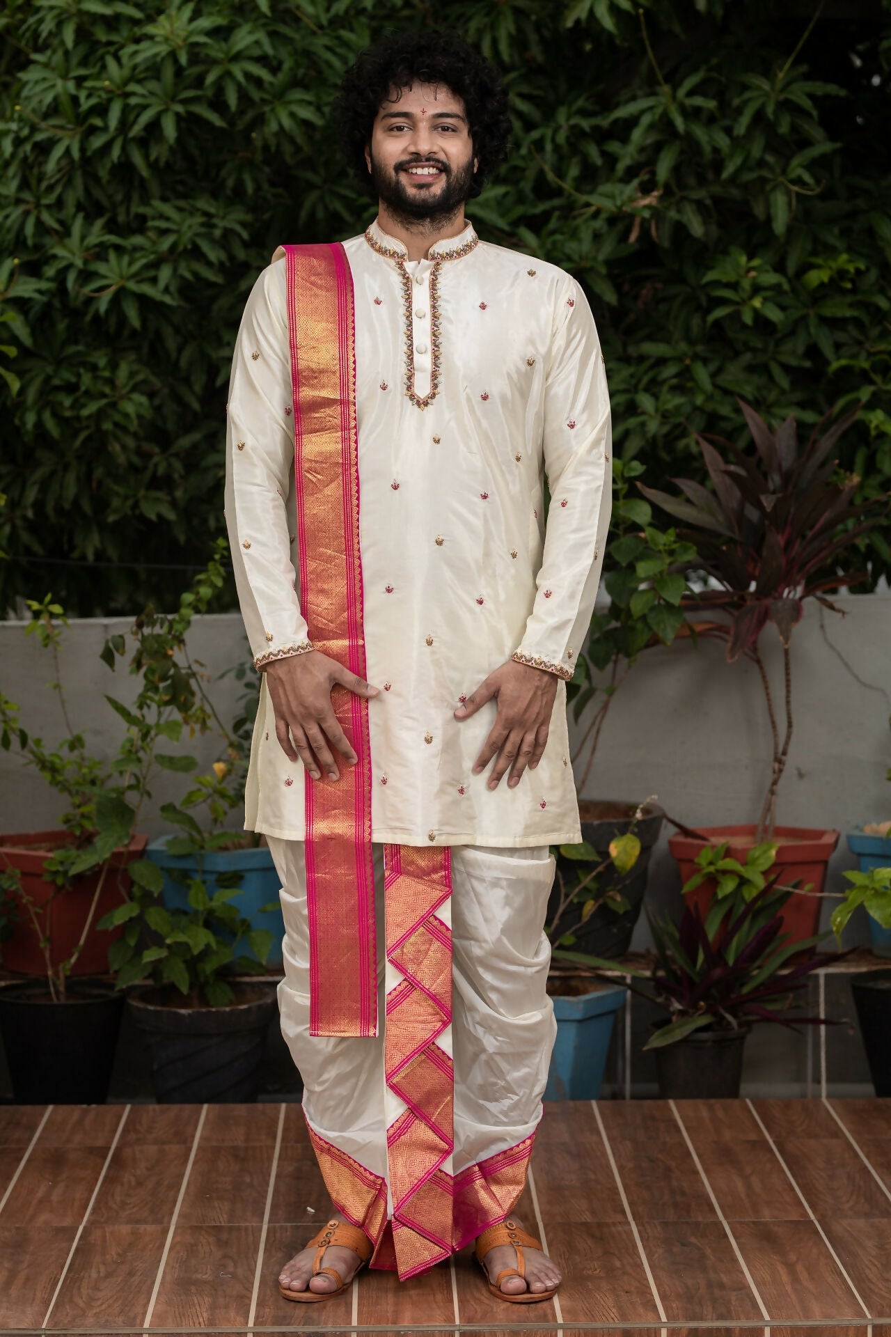 Hand Embroidered Pattu Set by Hilo Design