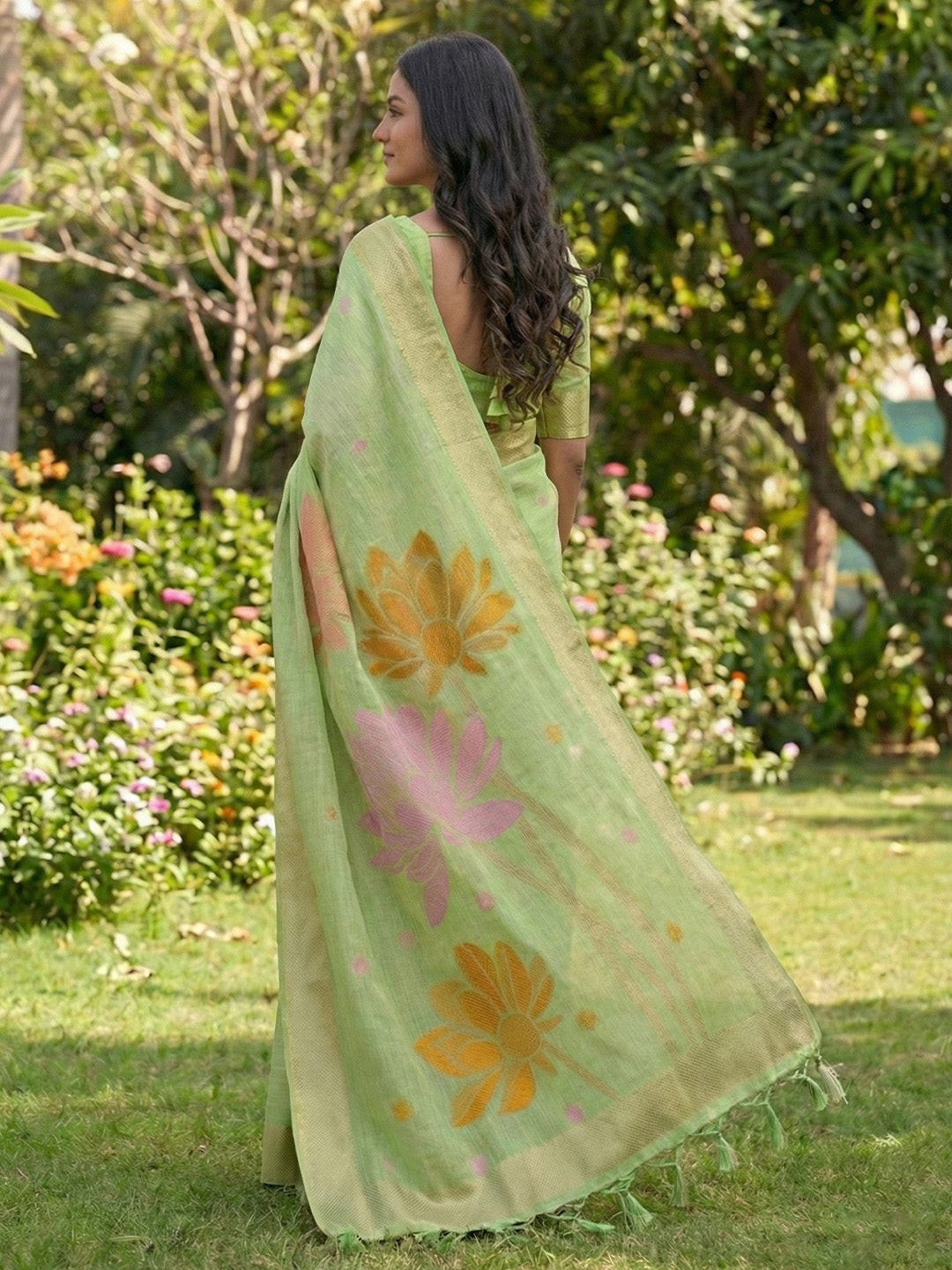 Anaita Green Linen Saree With Blouse Piece