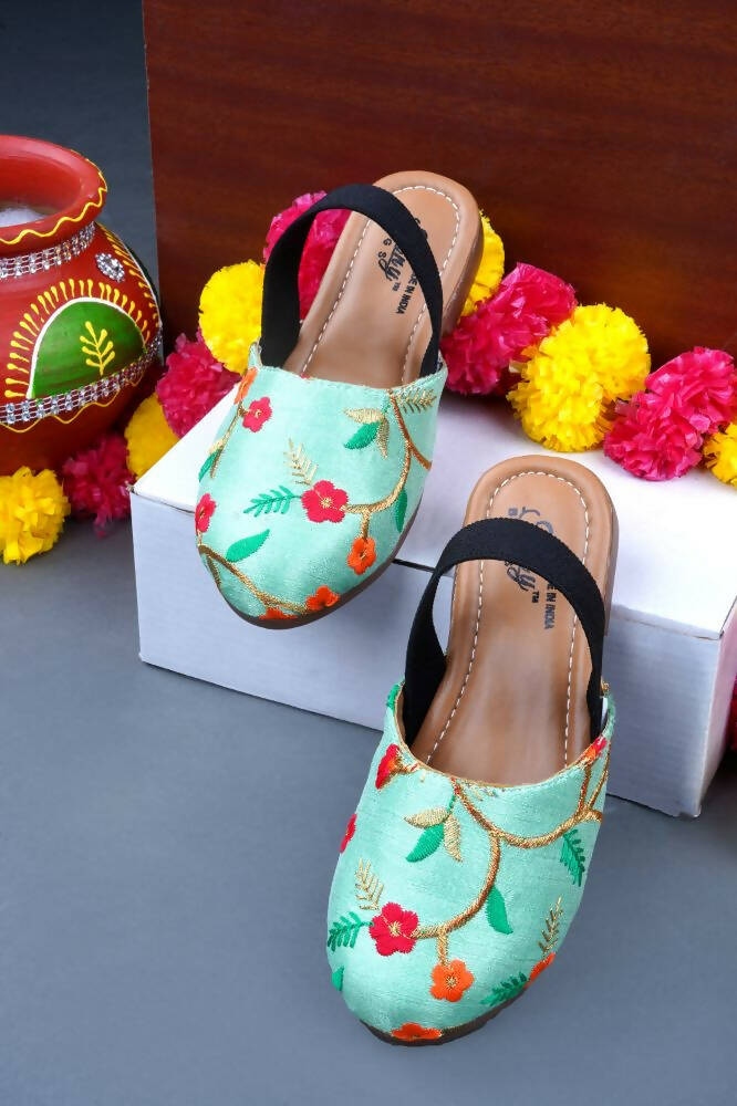 Tiny Bugs Girls Embroidered Strap Ethnic Jutis-Green