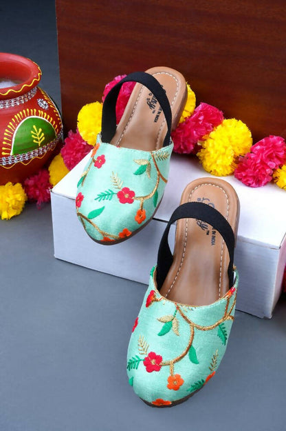 Tiny Bugs Girls Embroidered Strap Ethnic Jutis-Green