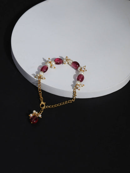 Women's Gold-Toned White Brass Kundan Gold-Polished Link Bracelet - Ruby Raang
