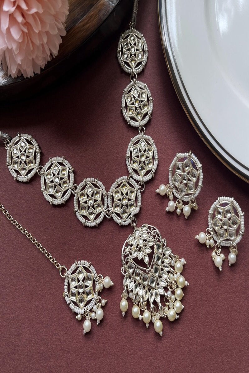 Vastrabhushan Kundan Choker Set: Indian Bridal Jewelry with Pearls