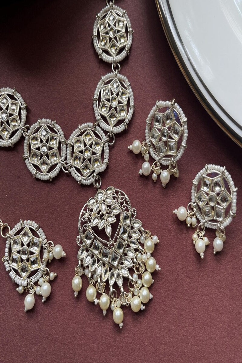 Vastrabhushan Kundan Choker Set: Indian Bridal Jewelry with Pearls