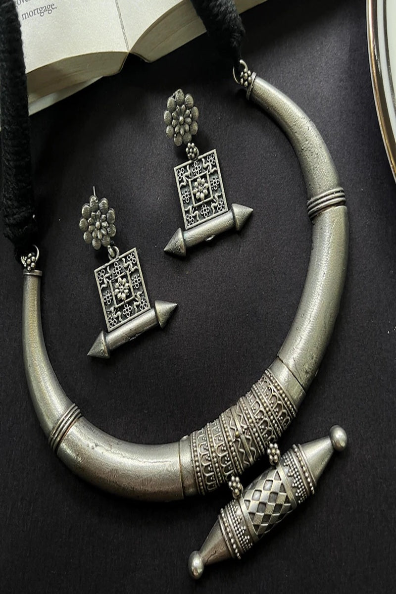 Vastrabhushan Rajasthani Hasuli Choker Set: Boho Tribal Indian Jewelry