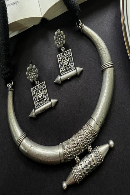 Vastrabhushan Rajasthani Hasuli Choker Set: Boho Tribal Indian Jewelry