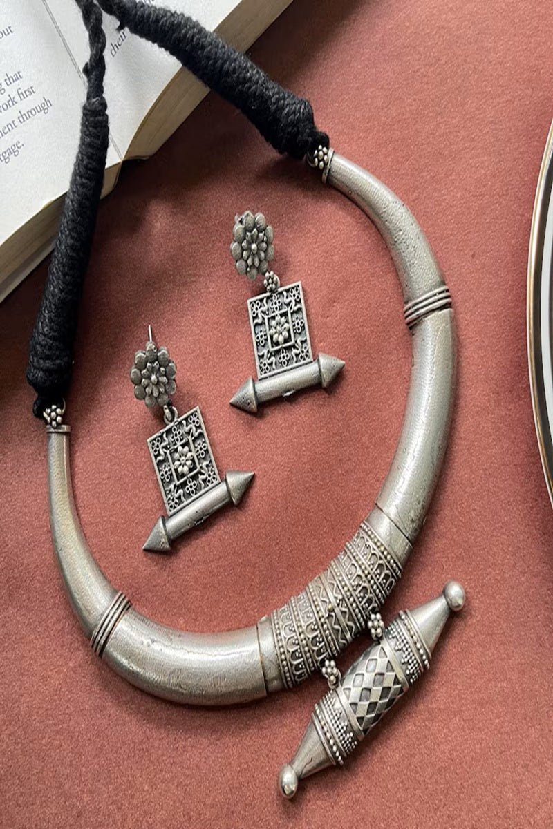 Vastrabhushan Rajasthani Hasuli Choker Set: Boho Tribal Indian Jewelry