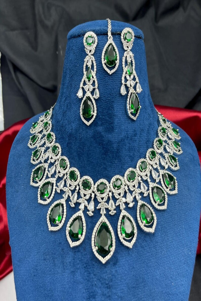 Vastrabhushan Emerald Green Kundan Necklace Set with Maang Tika, Earrings