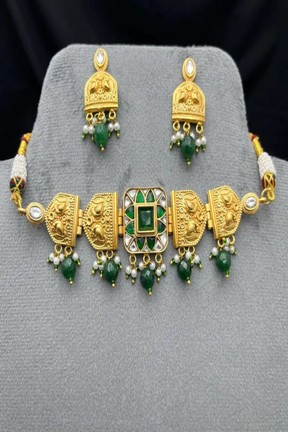 Vastrabhushan Emerald Green Kundan Choker Set | Gold Indian Bridal Jewelry
