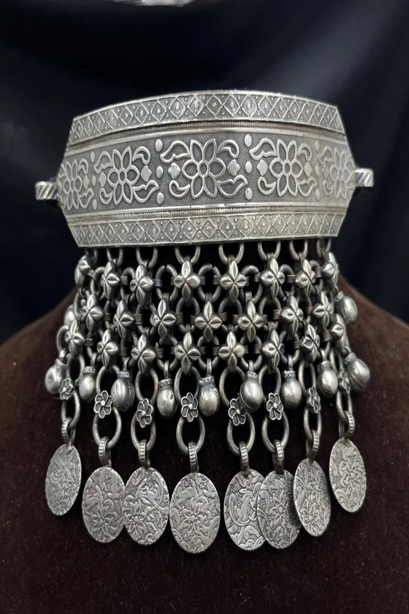 Vastrabhushan Oxidized Silver Chitai Torque Hasuli Necklace – Tribal Indian Boho Choker with Coin & Ghungroo