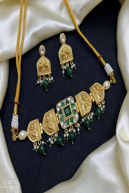 Vastrabhushan Emerald Green Kundan Choker Set | Gold Indian Bridal Jewelry