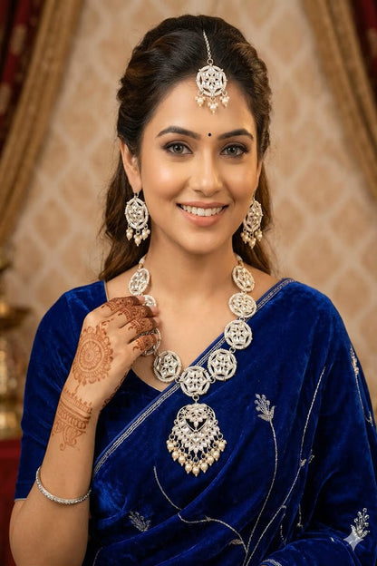 Vastrabhushan Kundan Choker Set: Indian Bridal Jewelry with Pearls
