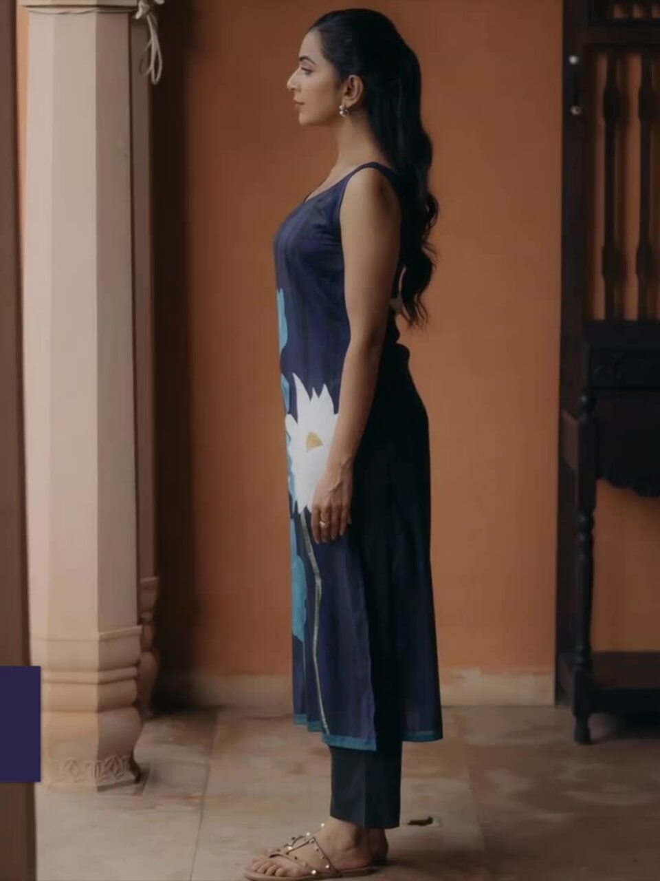 Anayna Floral Printed Sweetheart Neck Straight Kurta With Trousers