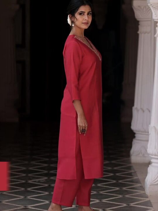 Anayna V-Neck Sequinned Straight Kurta With Trousers