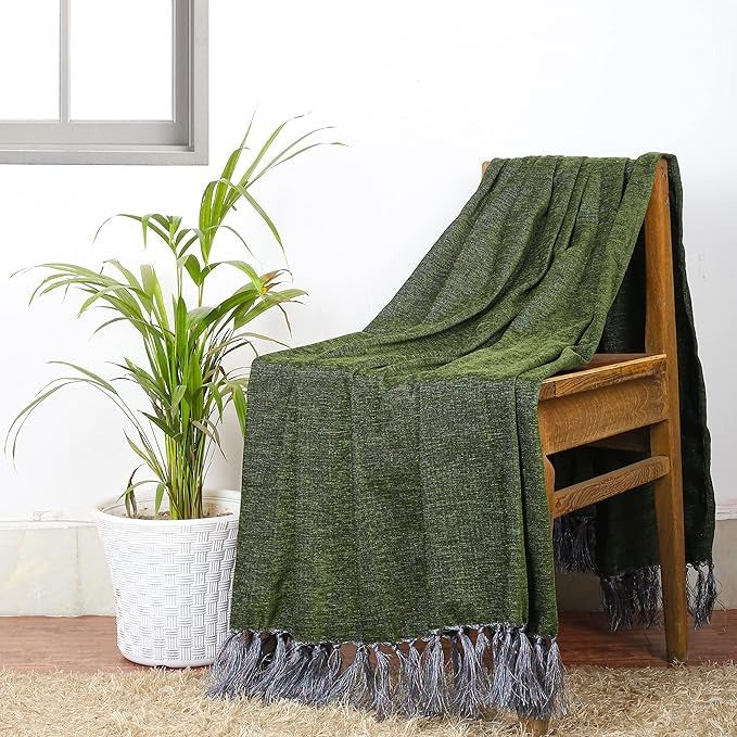 Cazimo Soft Chenille Premium Throw Blanket with Tassel Fringe Fade Resistant All Seasons Ultra-Soft
