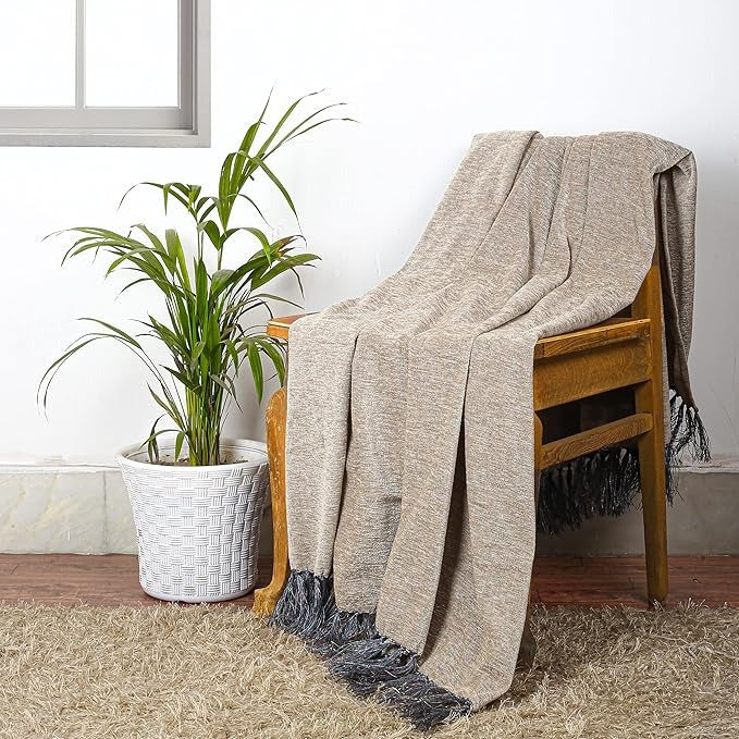 Cazimo Soft Chenille Premium Throw Blanket with Tassel Fringe Fade Resistant All Seasons Ultra-Soft