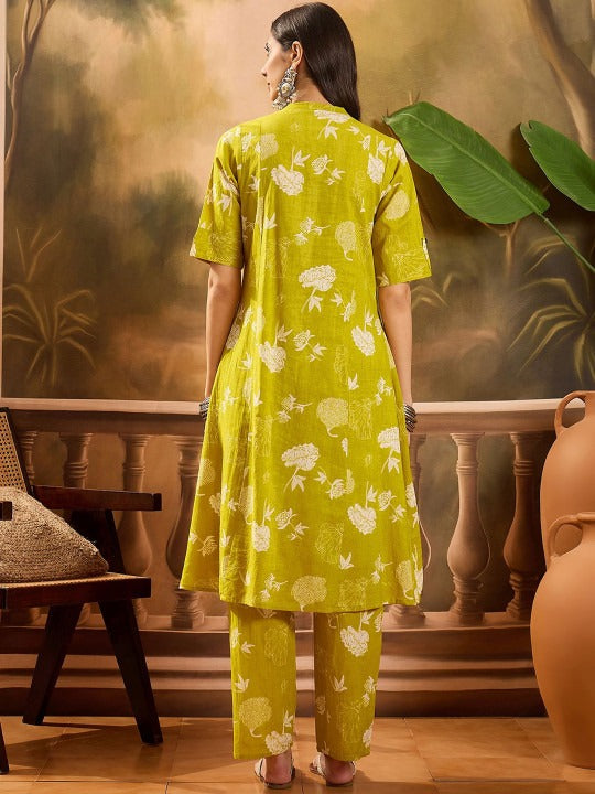 Sangria Women Floral Printed Cotton Kurta with Trousers