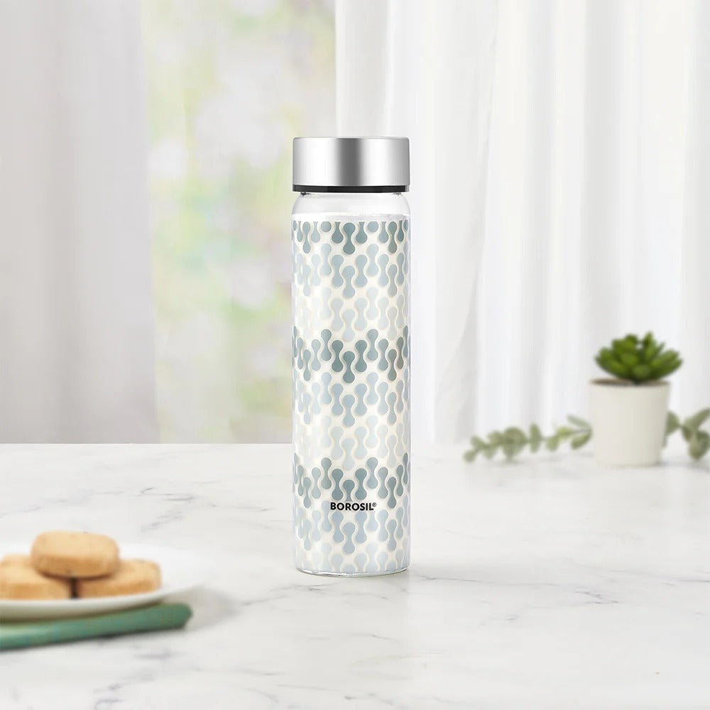 Borosil Neo Narrow Mouth Vista Glass Bottle with Silver Lid 550ml