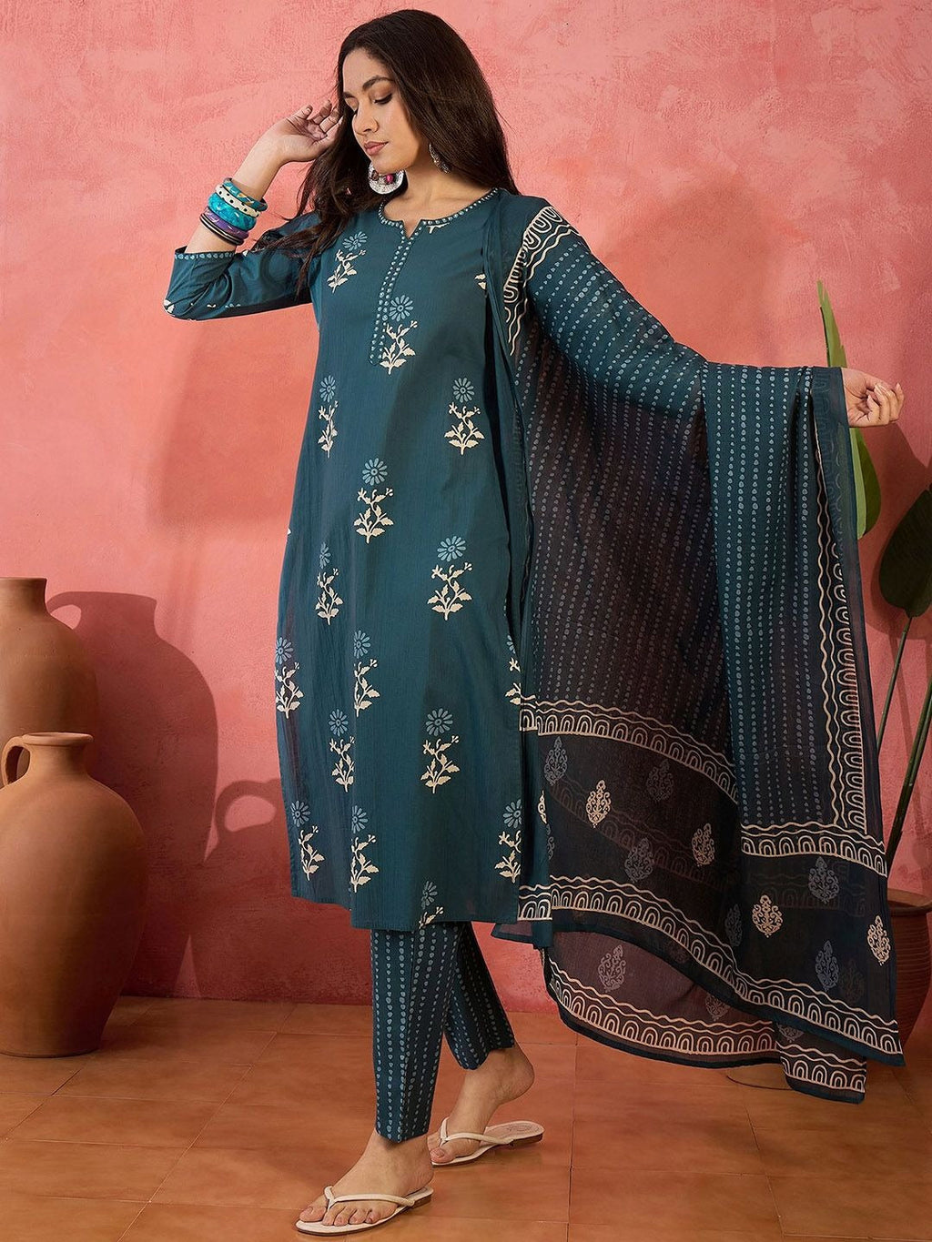 Sangria Floral Printed Straight Kurta & Trousers With Dupatta