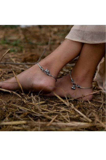 Mominos Fashion Oxidised Silver-Plated Anklets