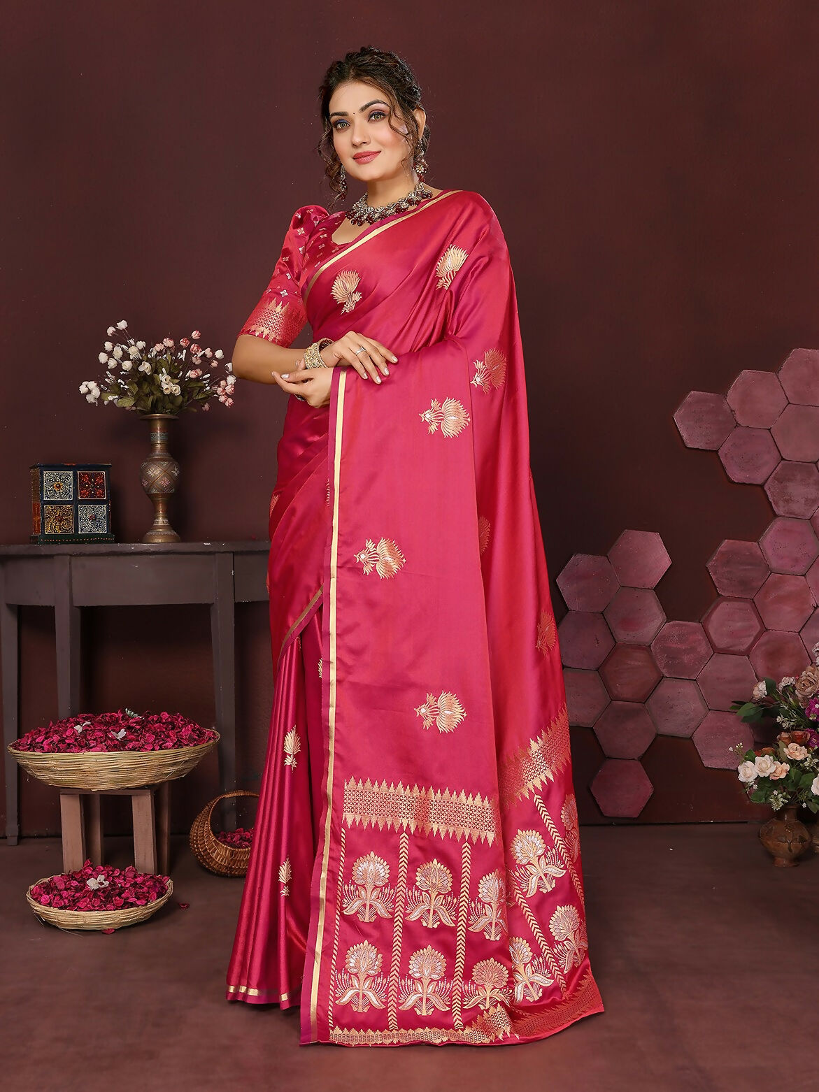 Joban Fashion Pink Floral Motifs Banarasi Silk Sarees