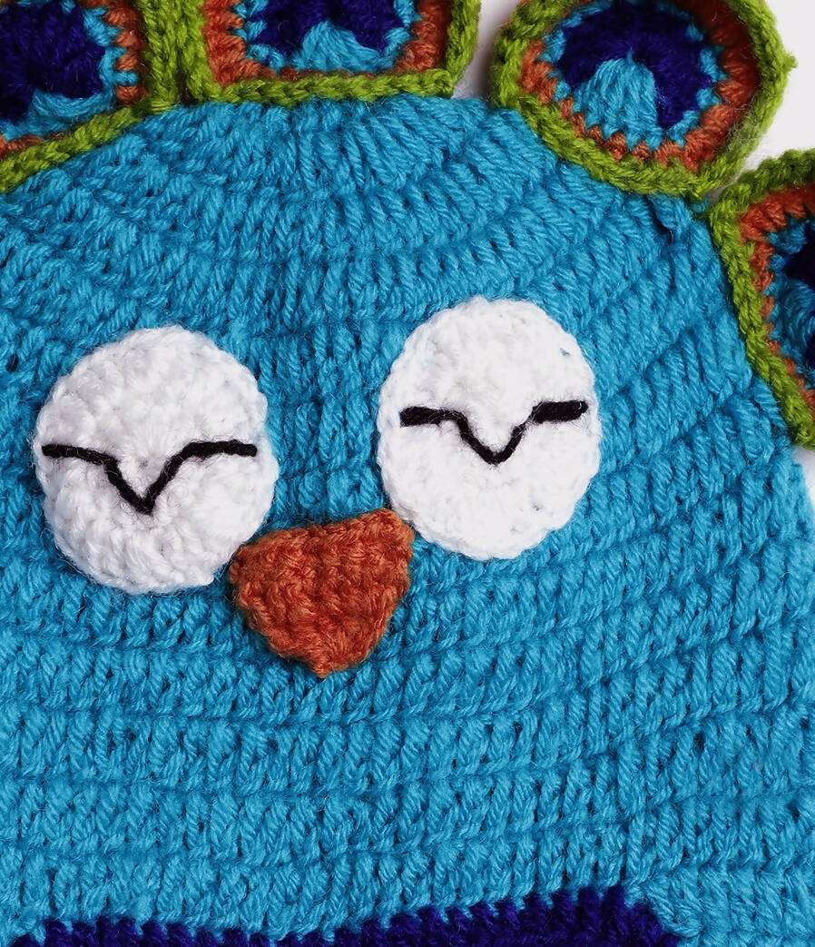 Chutput Kids Woollen Hand Knitted Peacock Face Detailed Cap - Blue