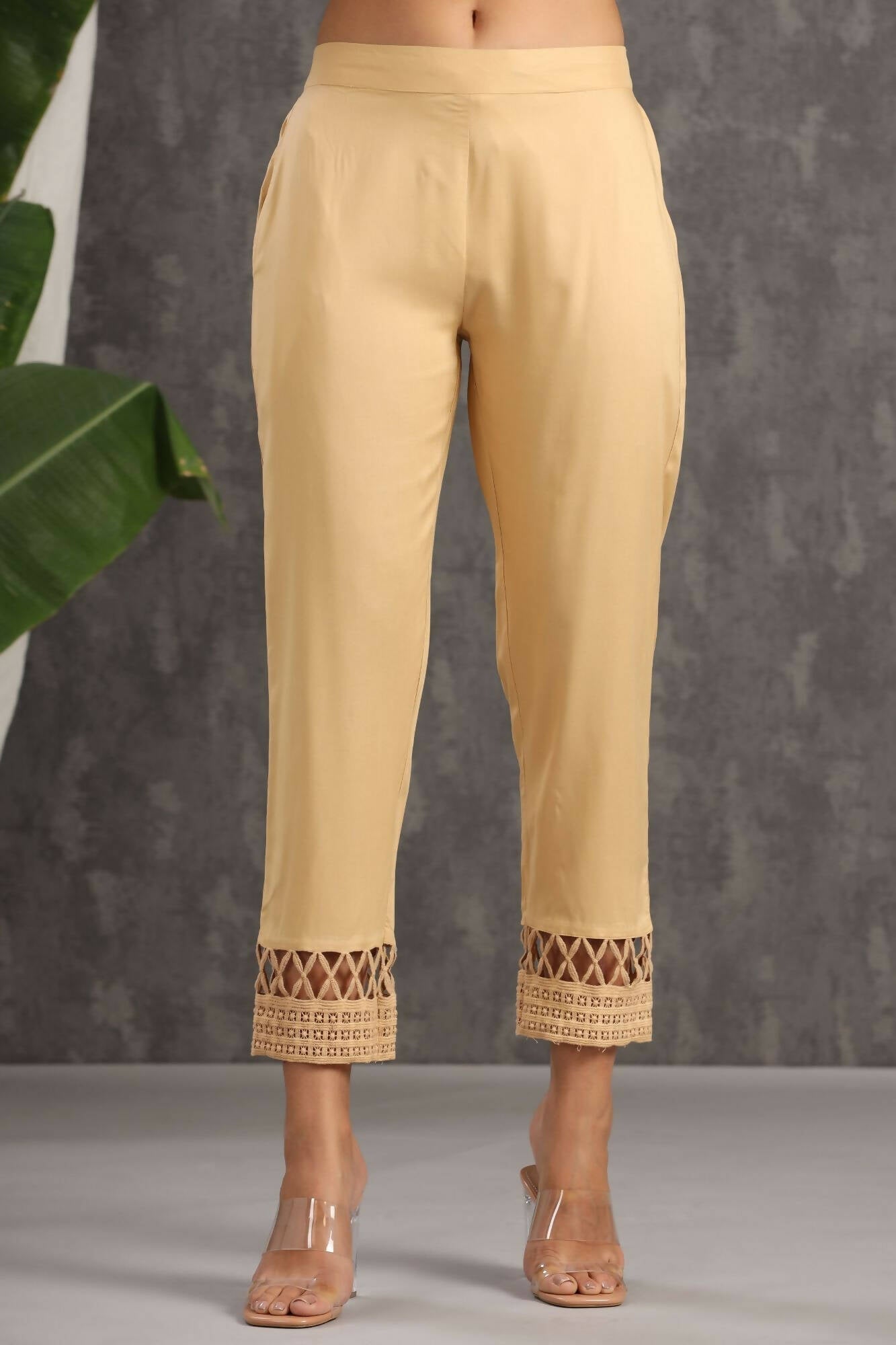 Juniper Women Gold Rayon Solid Slim Fit Pant/Slim Pant