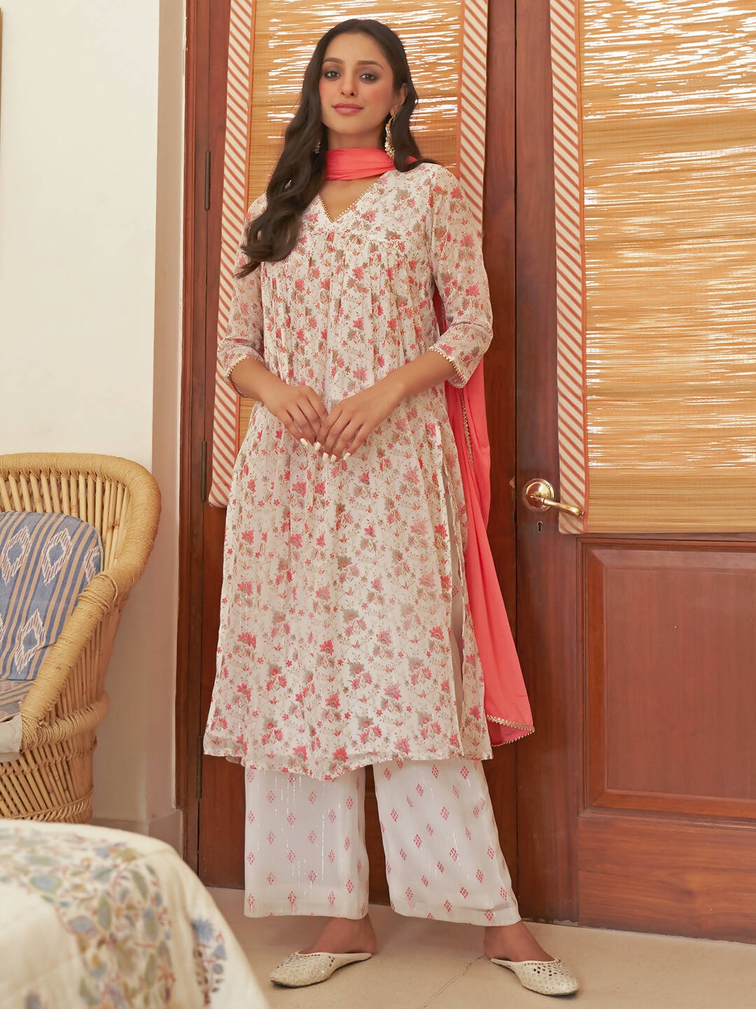 Janasya Women's White Chiffon Lurex Floral Printed Festive Straight Kurta Set