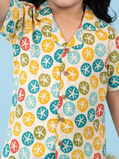 Breathables Woven Cotton Half Sleeves Colourful Star Fish Shirt & Shorts Multicolour