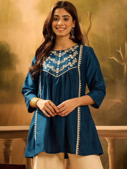 Sangria Women Floral Embroidered Round Neck Indigo Top