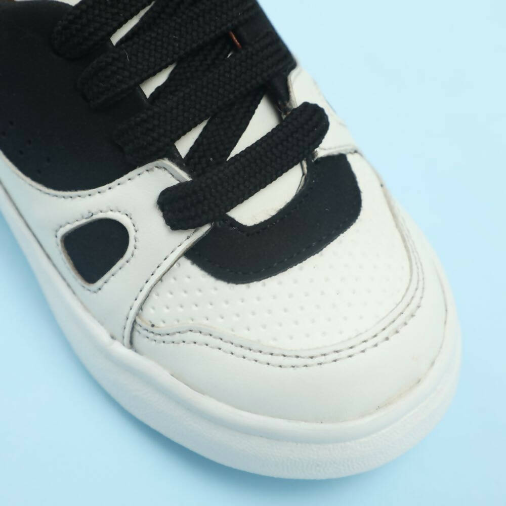 Tiny Bugs Boys Lace Up Casual Shoes - White & Black