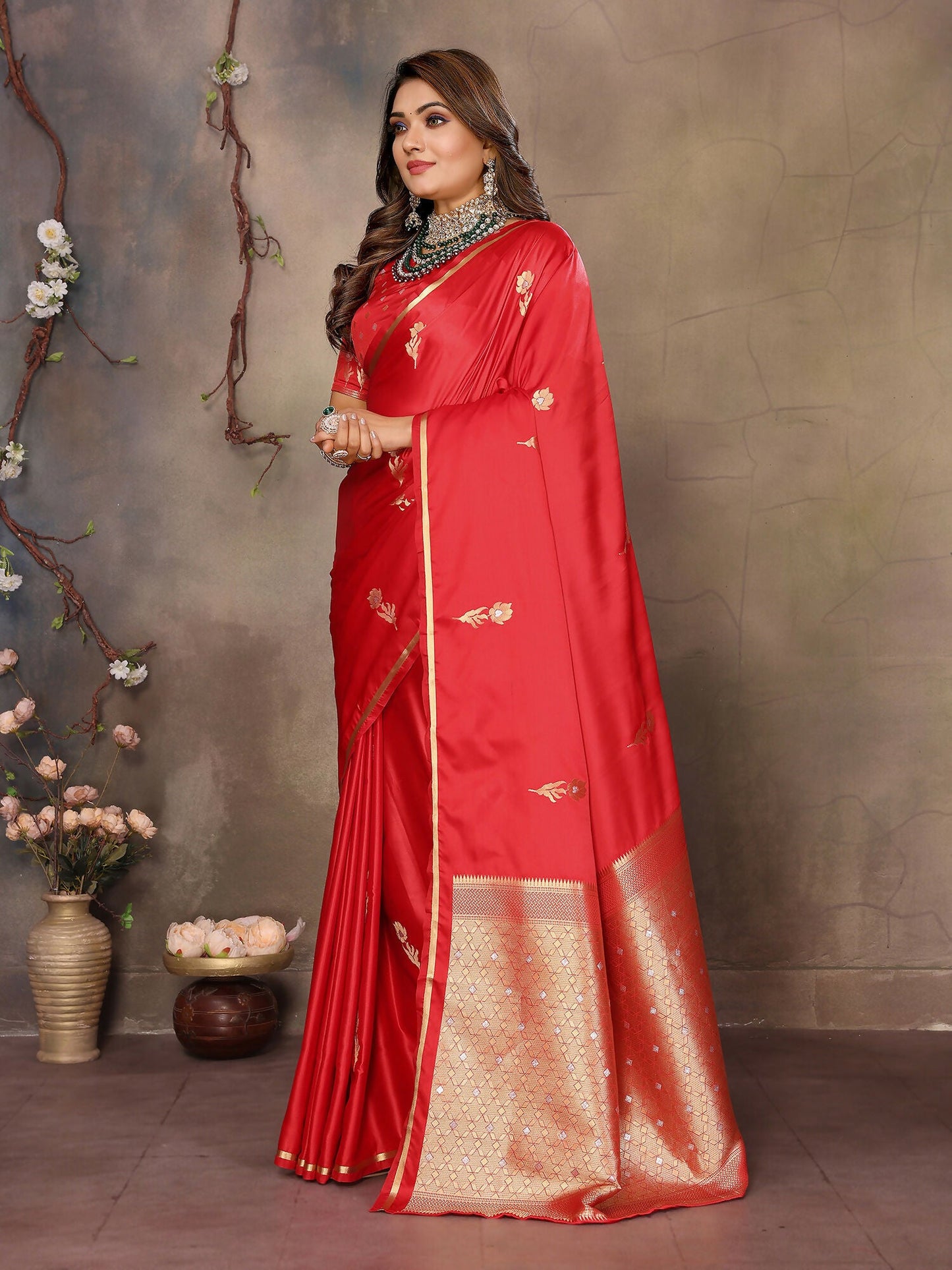 Joban Fashion Red Floral & Botanical Motifs Satin Silk Banarasi Silk Saree
