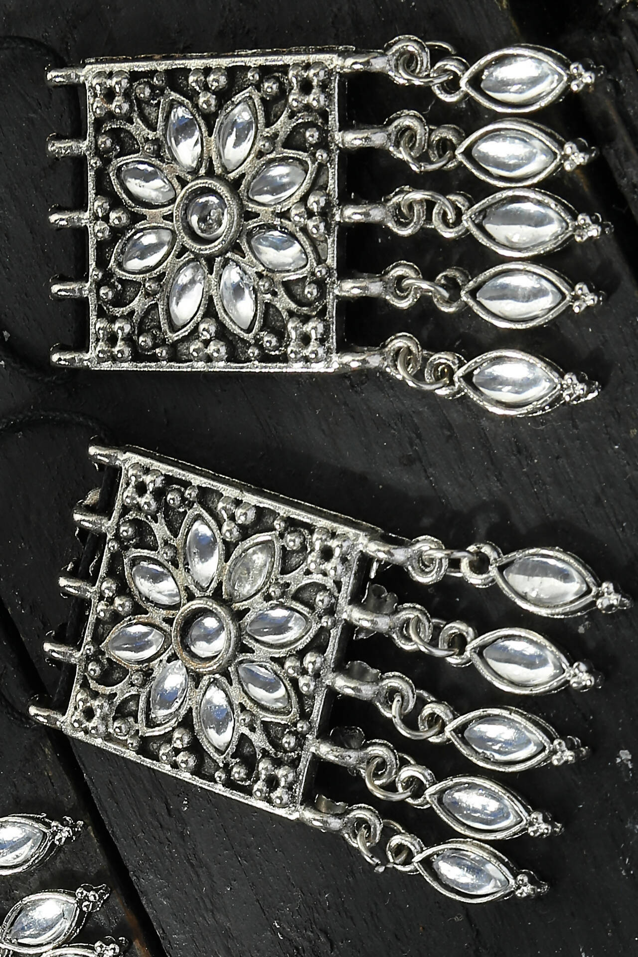 Mominos Fashion Johar Kamal Women Silver-Plated Brass Finish Mirror Work Choker