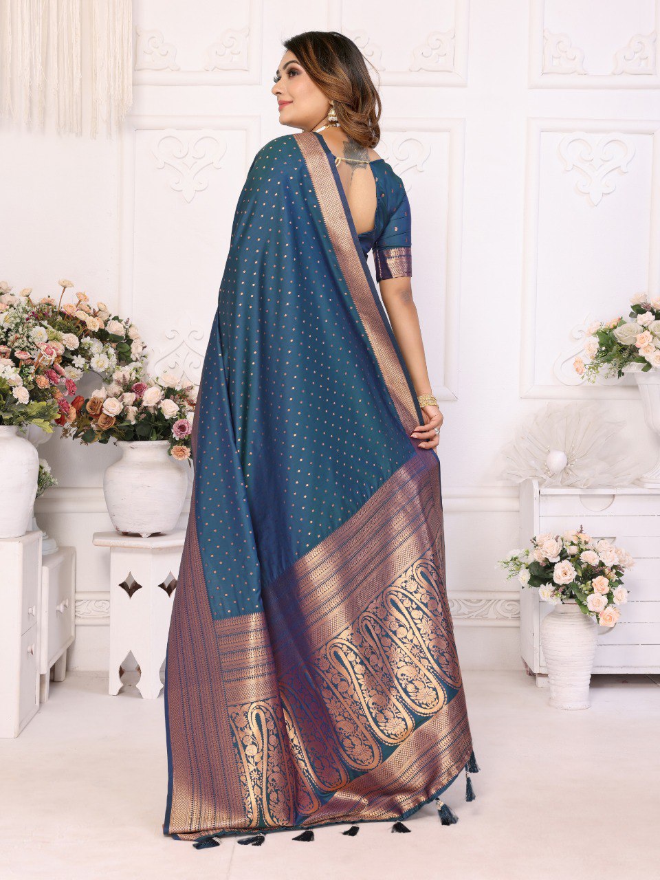Anaita Navy Blue Silk With Zari Weaving Saree With Blouse