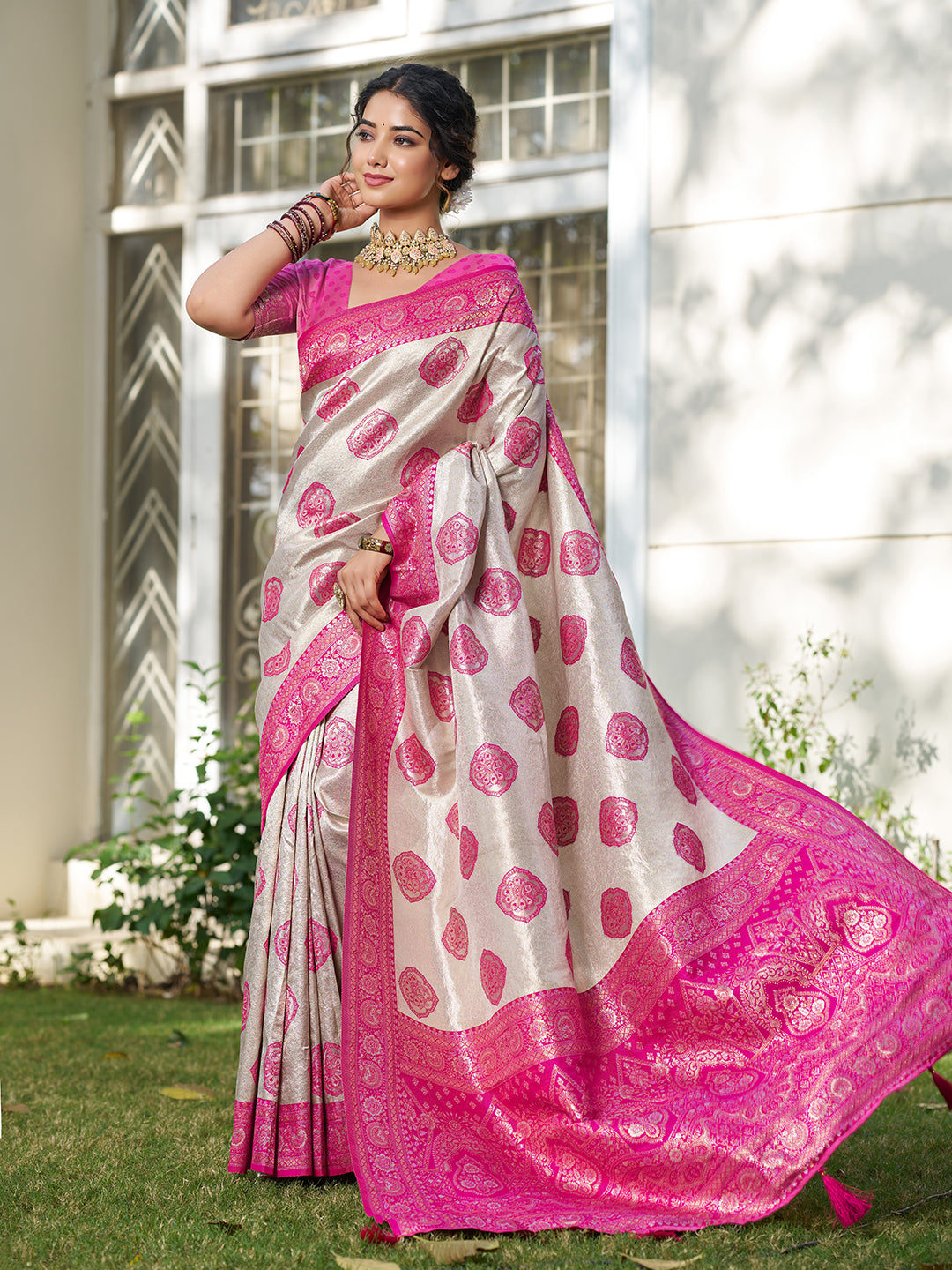 Anaita Pink Silk Blend Woven Saree With Blouse