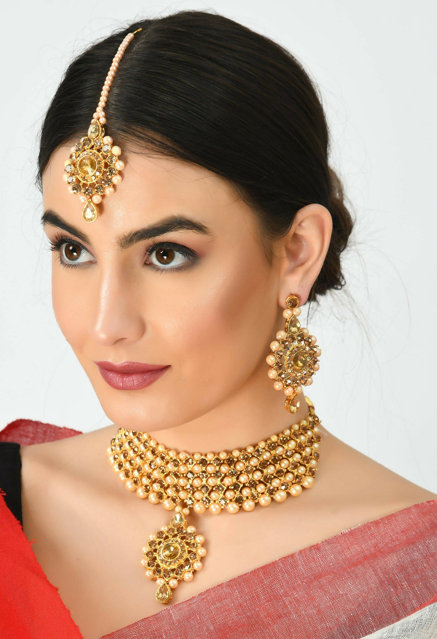 Mominos Fashion Johar Kamal Gold-Polished Brass Finish Kundan/Stone Choker For Women (Golden)