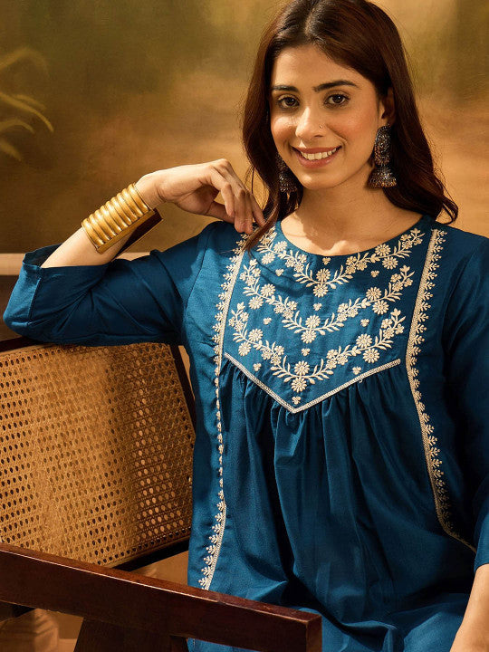 Sangria Women Floral Embroidered Round Neck Indigo Top