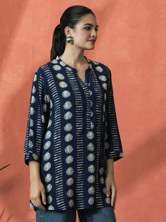 Sangria Printed Three-Quarter Sleeved Straight Top