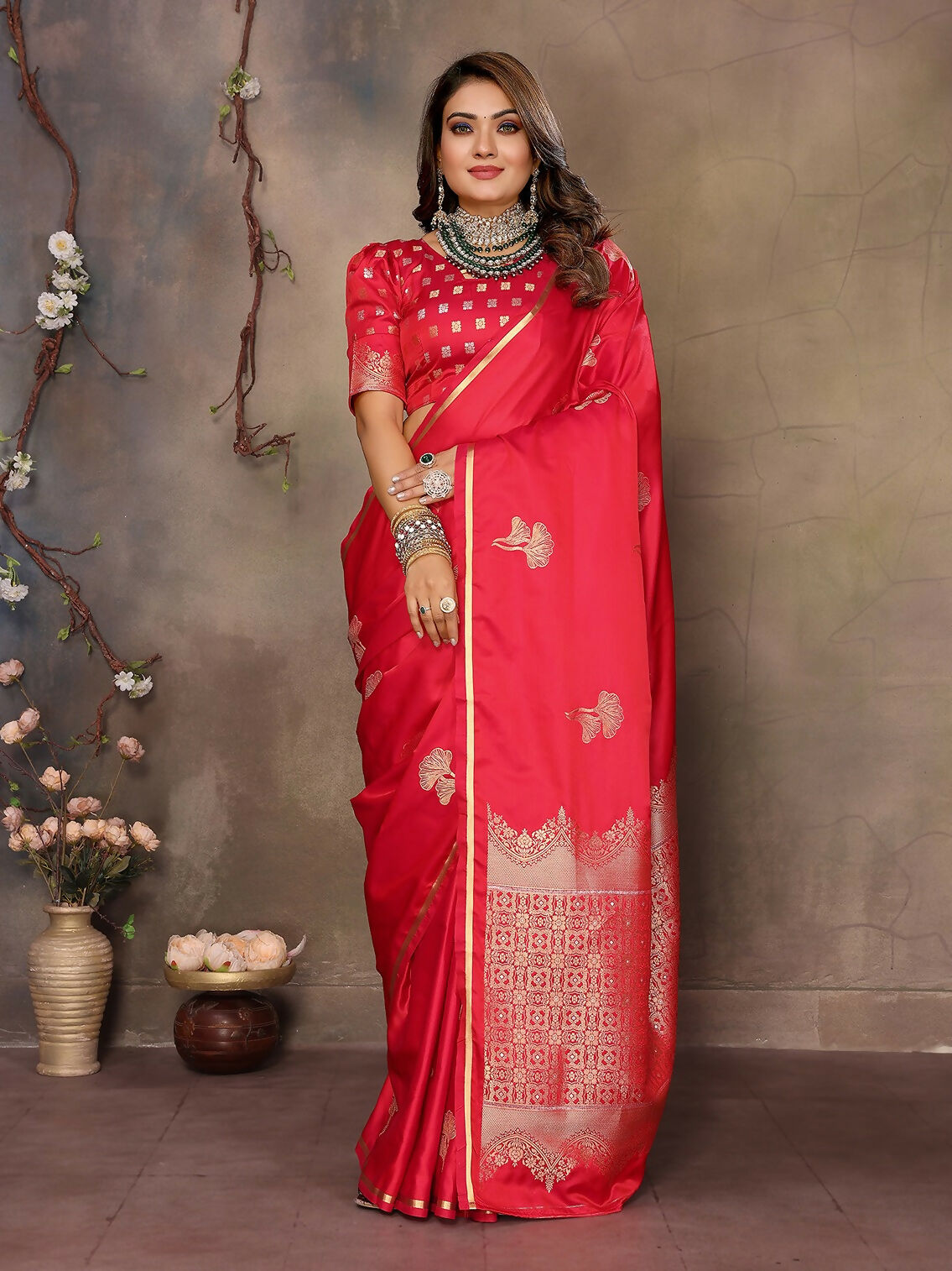 Joban Fashion Red Floral Motifs Banarasi Silk Sarees