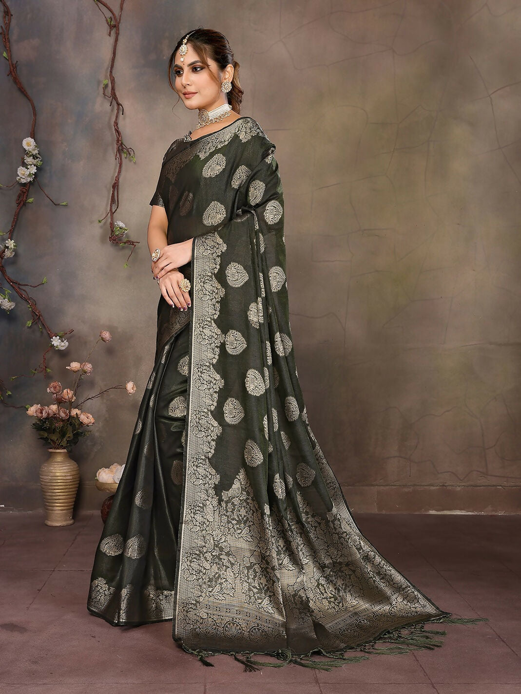 Joban Fashion Dark Green Woven Jacquard Banarasi Silk Sarees