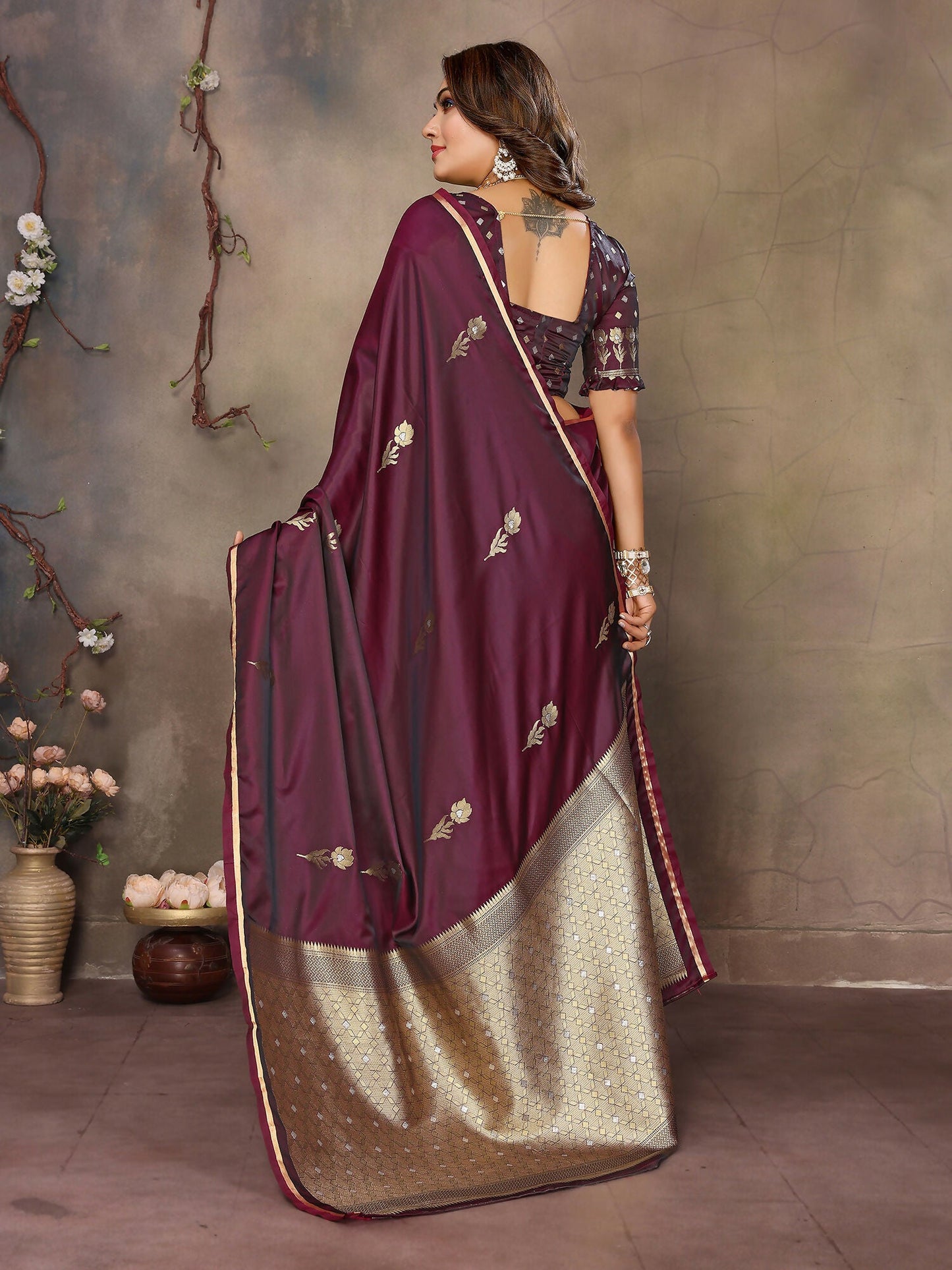 Joban Fashion Maroon Floral & Botanical Motifs Satin Silk Banarasi Silk Saree
