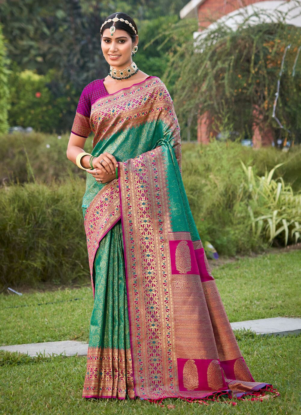 Anaita Rama Banarasi Saree With Blouse Piece