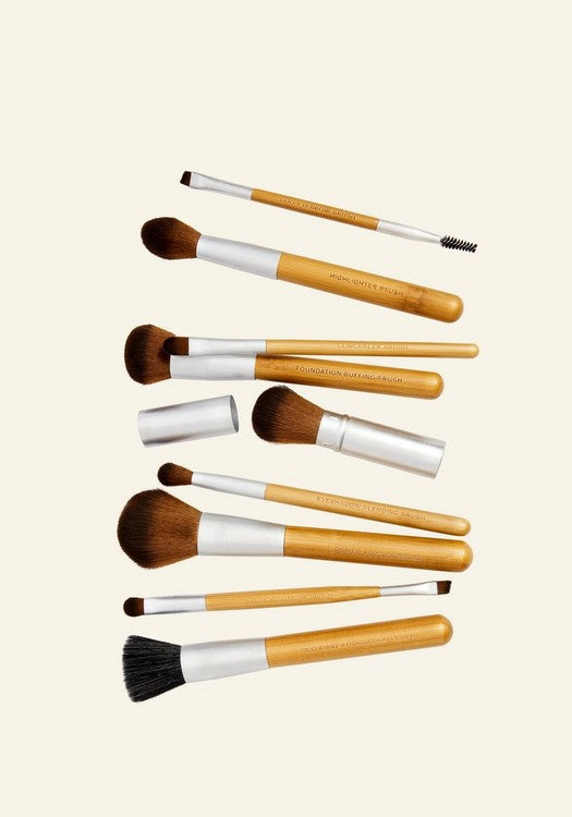 The Body Shop Retractable Blusher Brush - 1 Pc