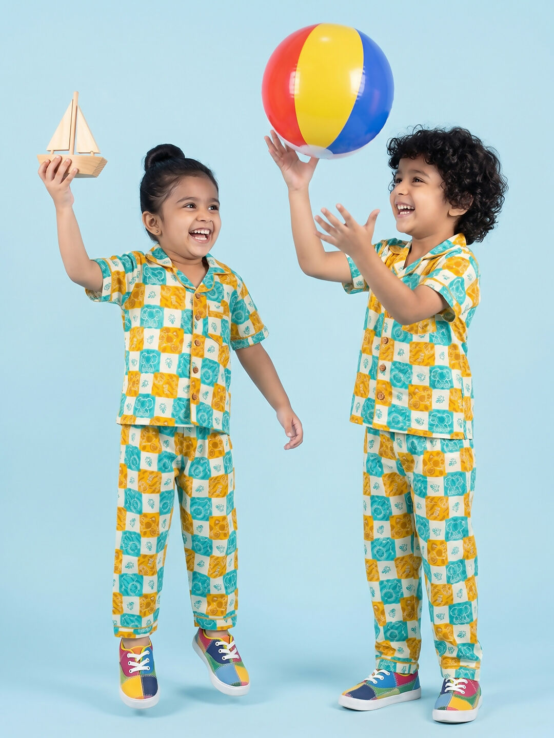 Breathables Woven Cotton Half Sleeves Checks Shirt & Pyjama Multicolour