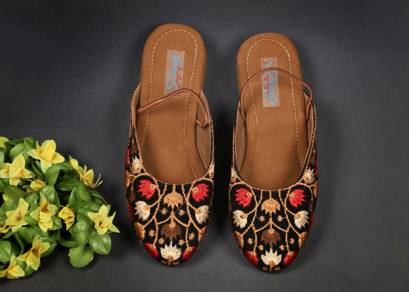 Tiny Bugs Girls Embroidered Strap Ethnic Mojaris - Black