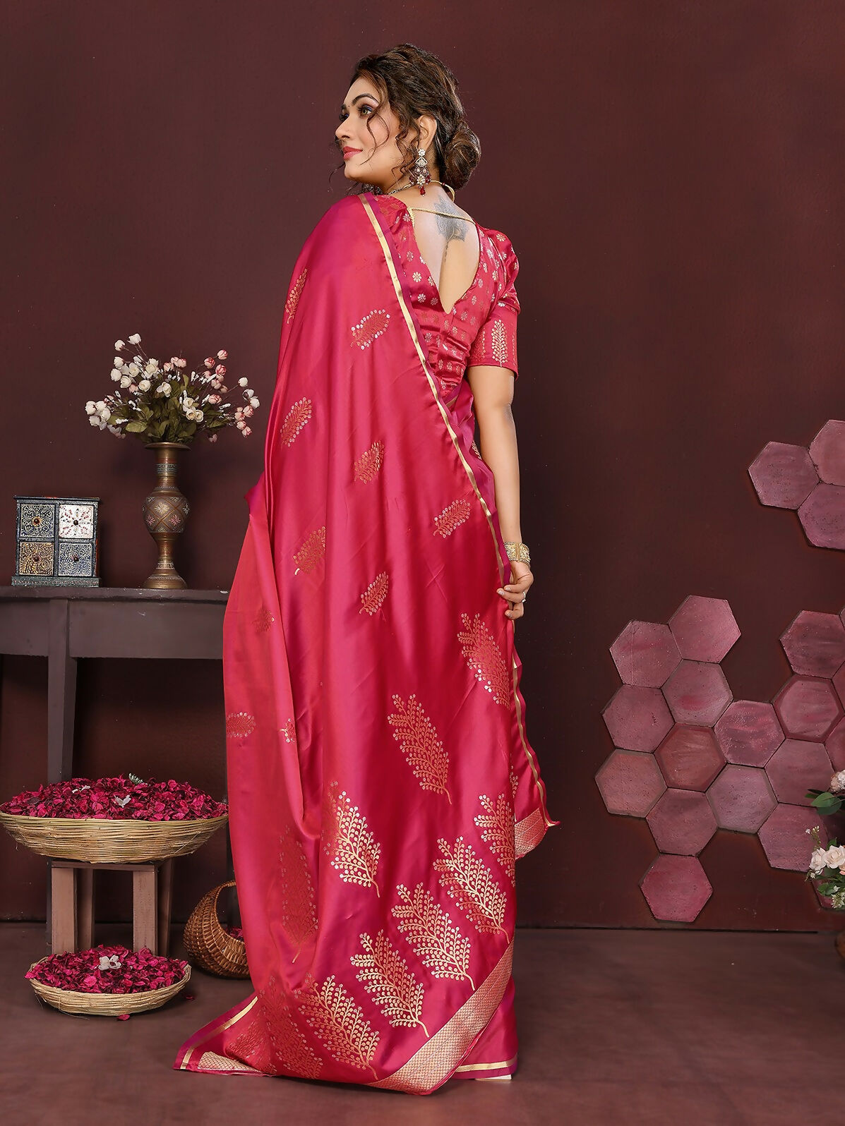 Joban Fashion Pink Floral Motifs Banarasi Silk Sarees