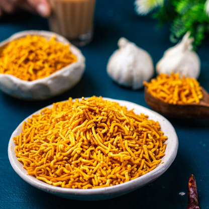 Patilkaki Garlic Sev