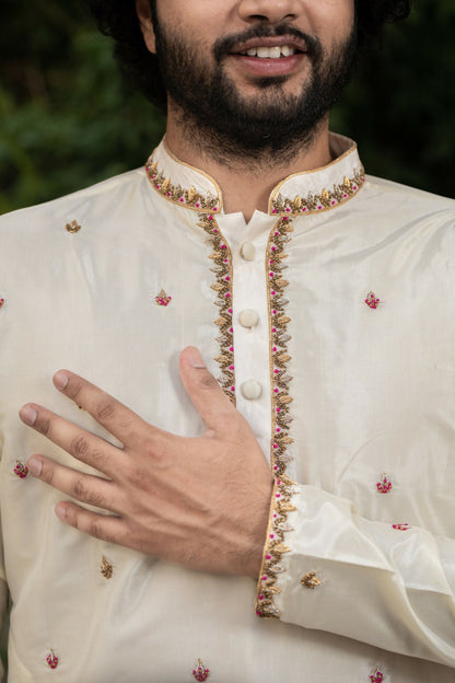 Hand Embroidered Pattu Set by Hilo Design