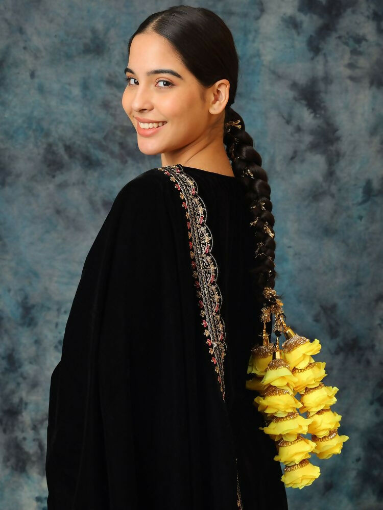 Ruby Raang Gold Gota Pati Work And Yellow Rosses With Black Thread & Golden Stones